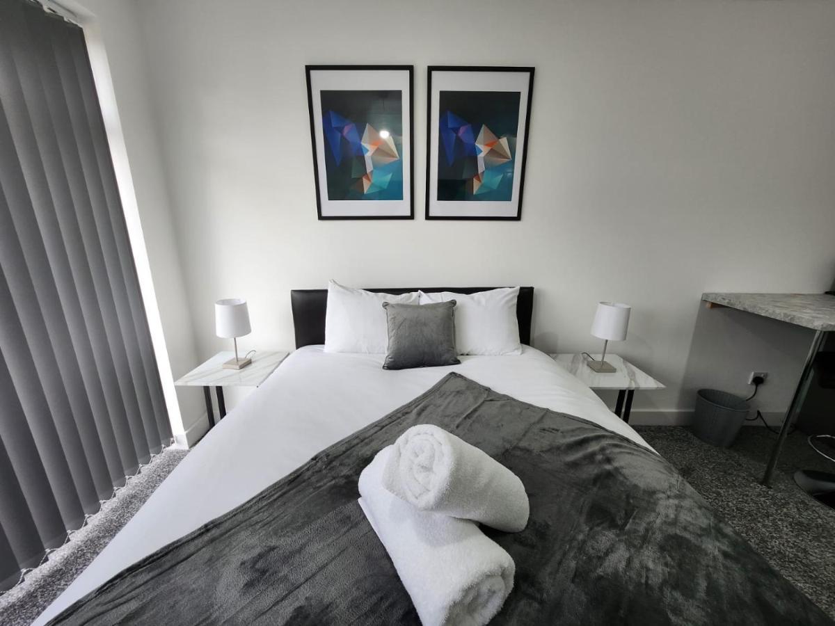 4 Bedroom 2 Bathroom Shared House - Near Bhx And Nec Birmingam Exterior foto
