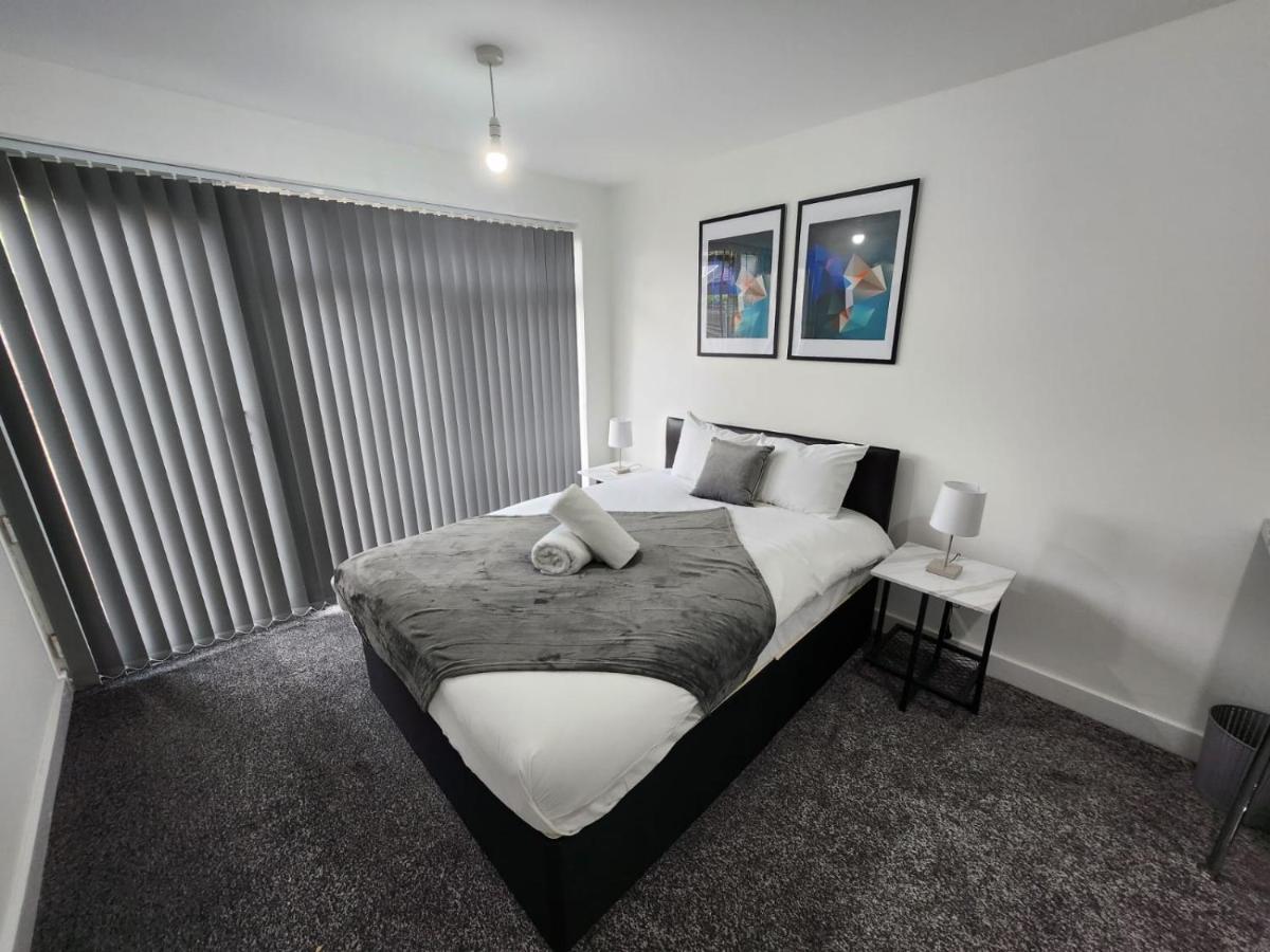 4 Bedroom 2 Bathroom Shared House - Near Bhx And Nec Birmingam Exterior foto