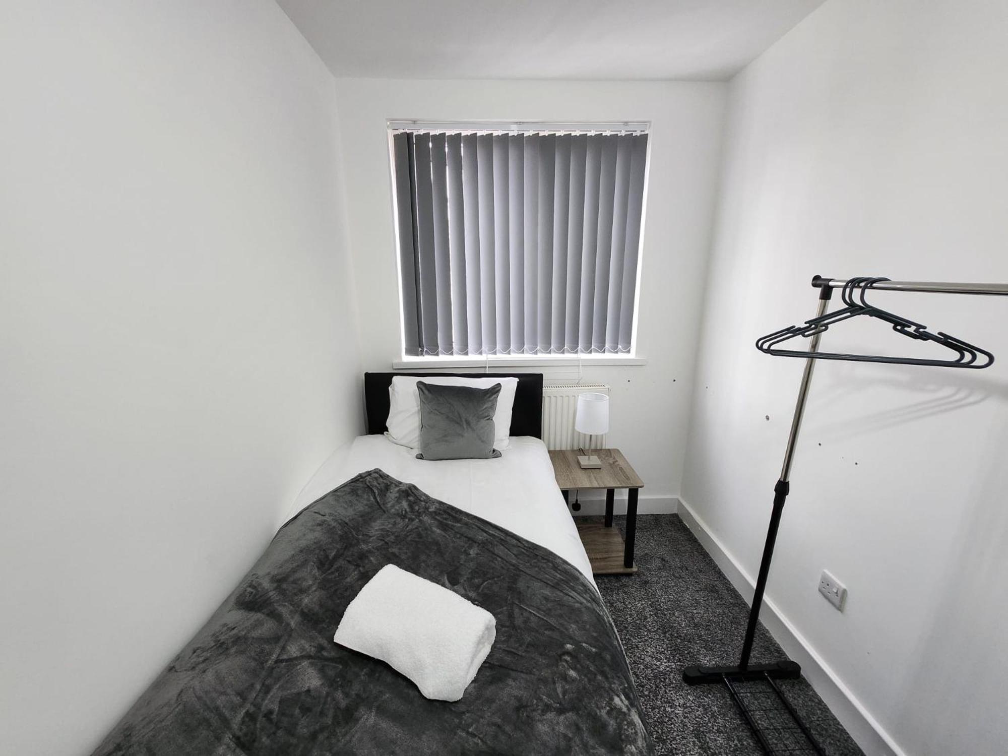 4 Bedroom 2 Bathroom Shared House - Near Bhx And Nec Birmingam Exterior foto