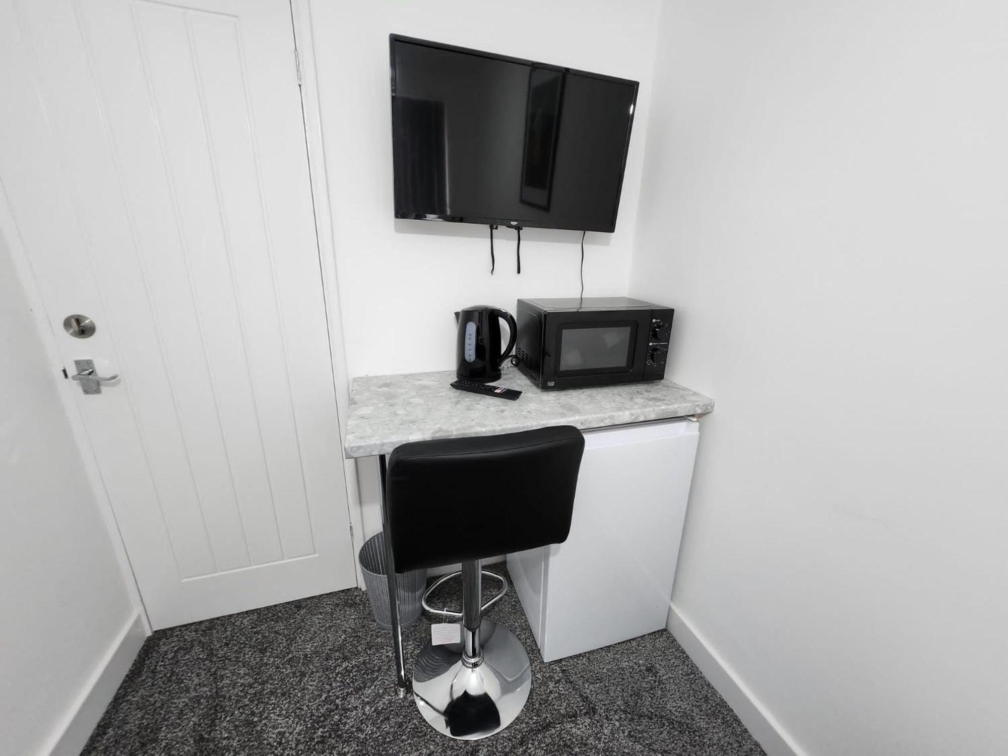 4 Bedroom 2 Bathroom Shared House - Near Bhx And Nec Birmingam Exterior foto