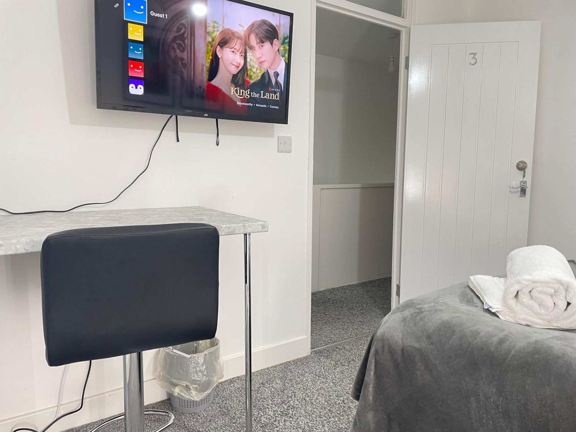 4 Bedroom 2 Bathroom Shared House - Near Bhx And Nec Birmingam Exterior foto