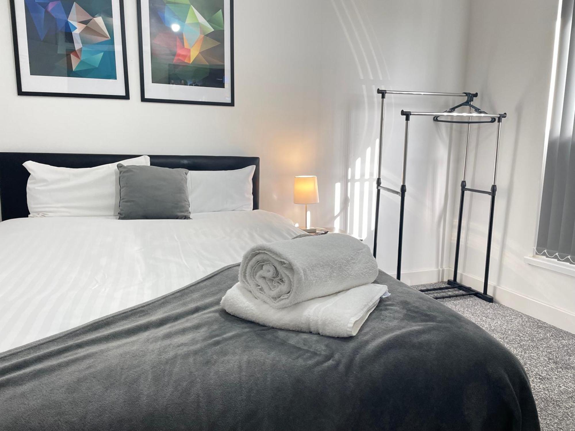 4 Bedroom 2 Bathroom Shared House - Near Bhx And Nec Birmingam Exterior foto