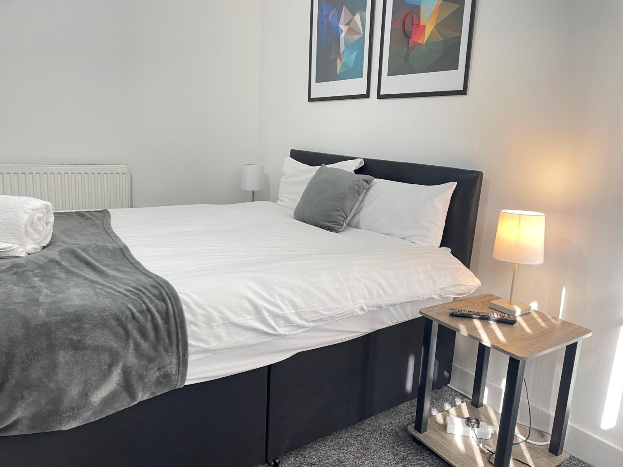 4 Bedroom 2 Bathroom Shared House - Near Bhx And Nec Birmingam Exterior foto