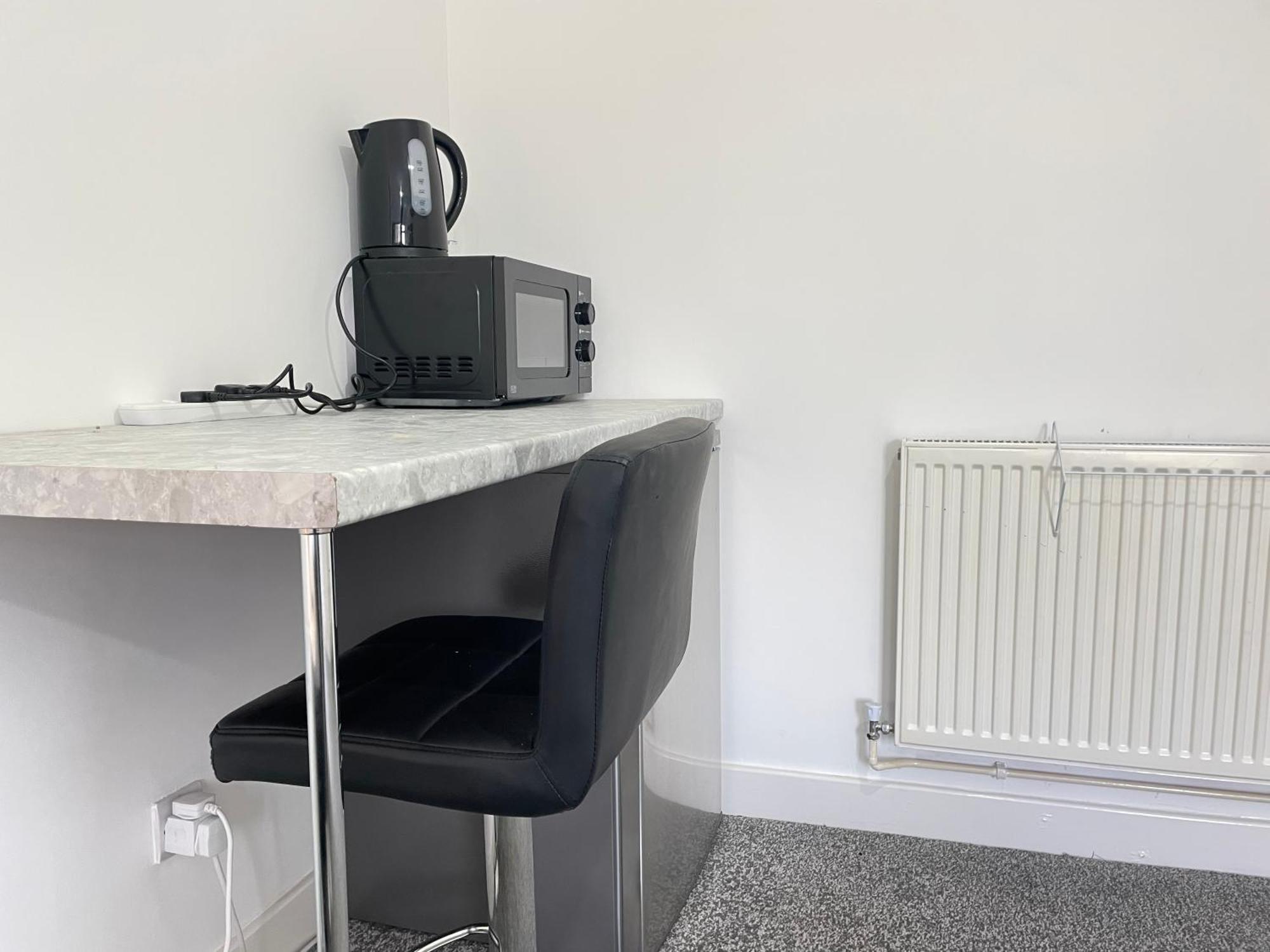 4 Bedroom 2 Bathroom Shared House - Near Bhx And Nec Birmingam Exterior foto