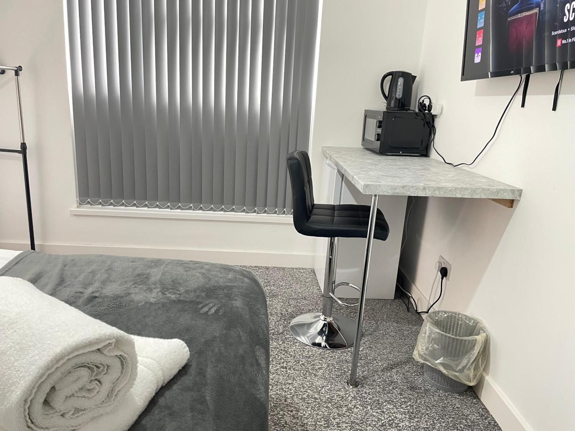 4 Bedroom 2 Bathroom Shared House - Near Bhx And Nec Birmingam Exterior foto