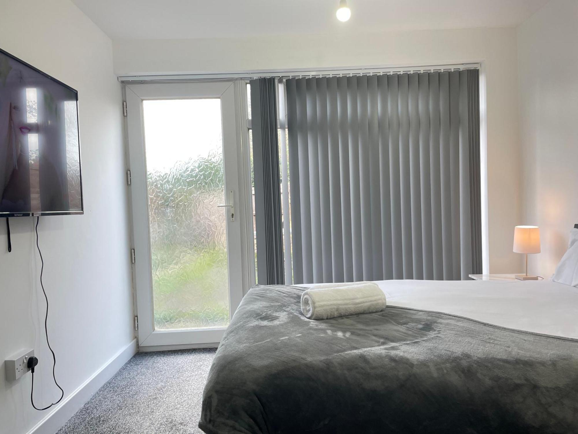 4 Bedroom 2 Bathroom Shared House - Near Bhx And Nec Birmingam Exterior foto